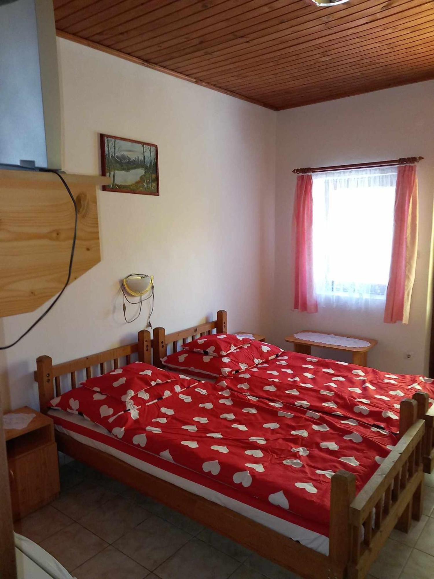 Zsuzsa Apartman Apartment Poroszlo Bagian luar foto