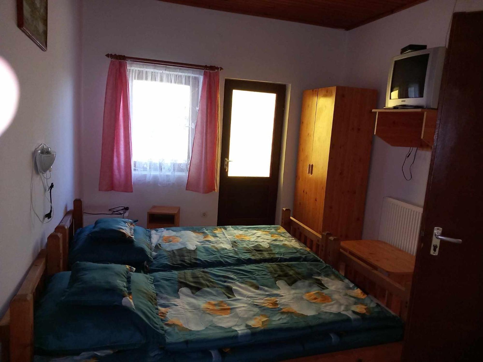 Zsuzsa Apartman Apartment Poroszlo Bagian luar foto